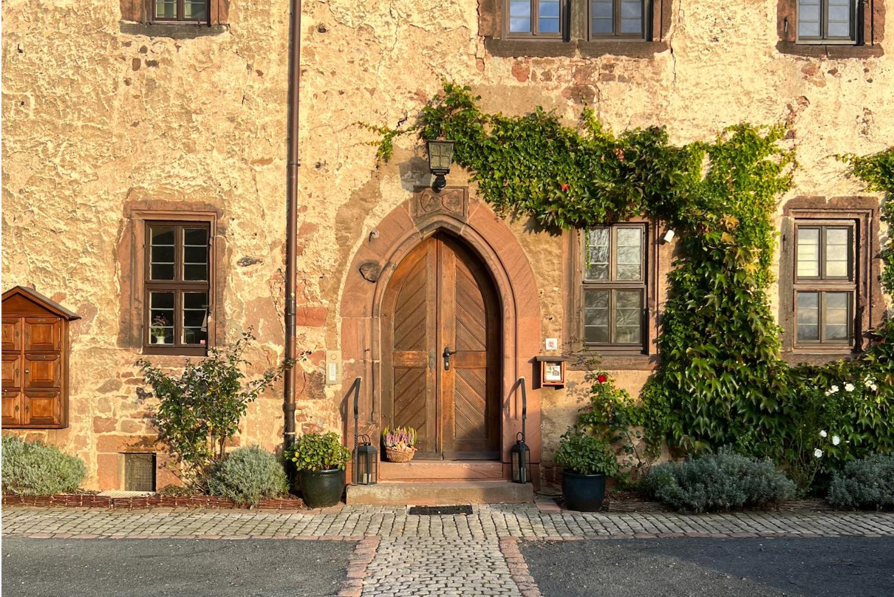 Alte Foersterei - Elegantes Apartment In Der Historischen Hinterburg Schlitz - Nahe Fulda Und Bad Hersfeld Eksteriør billede